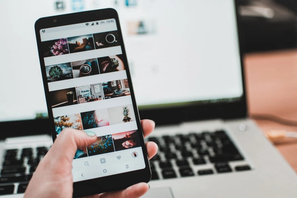 Social Media Business-as-ONE Project - 100,000 Social Media Optimizers